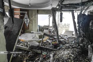 تصاویری از منزل مسکونی و محل شهادت دکتر محمدمهدی طهرانچی، دانشمند هسته ای و رئیس دانشگاه آزاد اسلامی،به همراه همسرش در مجتمع اساتید، میدان کتاب در حمله رژیم صهیونی به برخی مناطق و منازل مردم، شهروندان و دانشمندان هسته ای کشورمان در جریان جنگ تحمیلی دوازده روزه