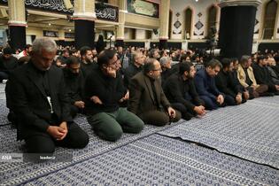 مراسم عزادارای شب عاشورای حسینی(ع) در حسینیه امام خمینی(ره) با حضور رهبر معظم انقلاب