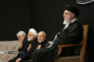 مراسم عزادارای شب عاشورای حسینی(ع) در حسینیه امام خمینی(ره) با حضور رهبر معظم انقلاب