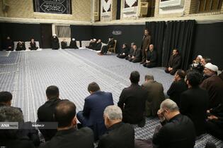 مراسم عزادارای شب عاشورای حسینی(ع) در حسینیه امام خمینی(ره) با حضور رهبر معظم انقلاب