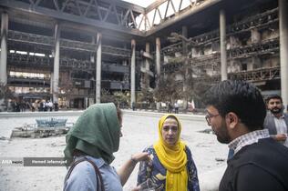 بازدید خبرنگاران خارجی از آثار به‌جامانده از حمله موشکی رژیم صهیونیستی به ساختمان شیشه ای صدا و سیما که در تاریخ ۲۴ تیرماه صورت گرفت