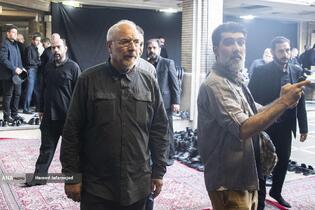 محمدباقر قالیباف رئیس مجلس شورای اسلامی در مراسم گرامیداشت چهلمین روز درگذشت شهید سپهبد محمد باقری (محمد حسین افشردی) و همسر وی ( اشرف افشردی) و دختر این فرمانده عزیز (فرشته افشردی)