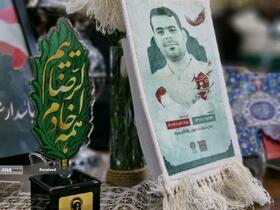 دیدار و تکریم خادمیاران رضوی منطقه 14 تهران با خانواده شهید سعید عقیقی که در حمله رژیم صهیونیستی 25 خرداد 1404 به شهادت رسید