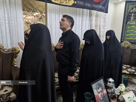 دیدار و تکریم خادمیاران رضوی منطقه 14 تهران با خانواده شهید سعید عقیقی که در حمله رژیم صهیونیستی 25 خرداد 1404 به شهادت رسید