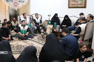 دیدار و تکریم خادمیاران رضوی منطقه 14 تهران با خانواده شهید محمدرضا زندی