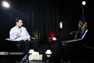 گفت و گو با الهام عابدینی خبرنگار و مجری تلویزیون