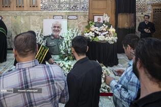 اجتماع مردم کنار مزار شهید سپهبد سلامی در ایام اربعین فرمانده دلاور سپاه اسلام