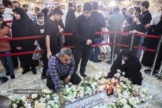 اجتماع مردم کنار مزار شهید سپهبد سلامی در ایام اربعین فرمانده دلاور سپاه اسلام