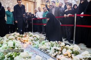 فرزند سپهبد شهید حسین سلامی فرمانده دلاور سپاه اسلام بر مزار پدر در حرم حضرت عبدالعظیم الحسنی(ع)