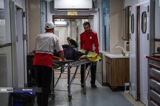 خدمت‌رسانی بیمارستان سیار برکت در عمود ۹۸۹ طریق الحسین