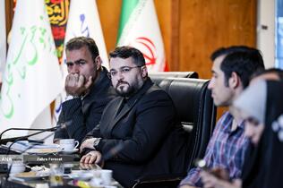 نشست صمیمانه بابک نگاهداری رئیس مرکز پژوهش‌های مجلس با اصحاب رسانه