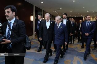 دیدار نخست وزیر پاکستان با مسعود پزشکیان رییس جمهور