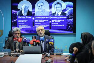 علی اکبر صالحی رئیس کارگروه علمی جایزه مصطفی(ص) و مهدی صفاری‌نیا مدیرعامل بنیاد علم و فناوری مصطفی‌(ص)