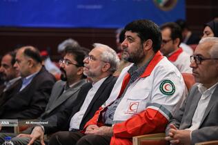 پیرحسین کولیوند رئیس جمعیت هلال‌ احمر