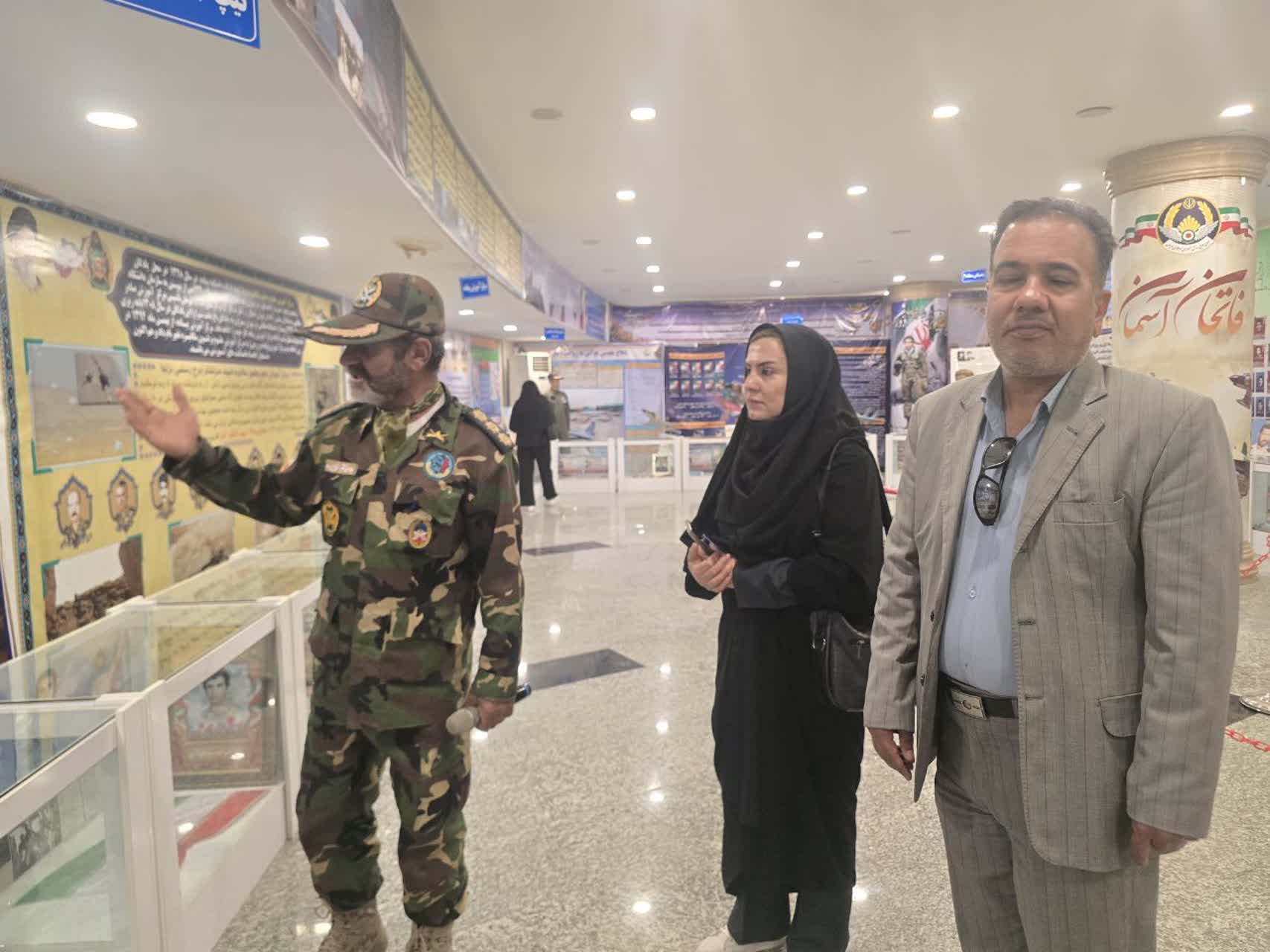 جزئیات بازدید دانشگاهیان دانشگاه آزاد اسلامی شیراز از موزه دفاع مقدس استان فارس