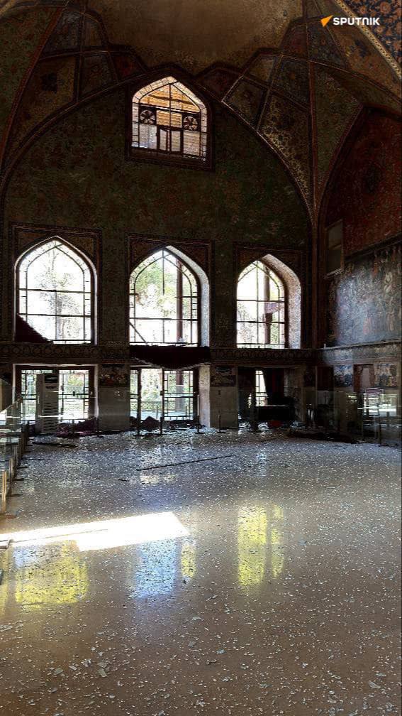 حمله به استانداری اصفهان به میراث جهانی صفوی آسیب زد؛ شیشه‌های عالی‌قاپو شکست