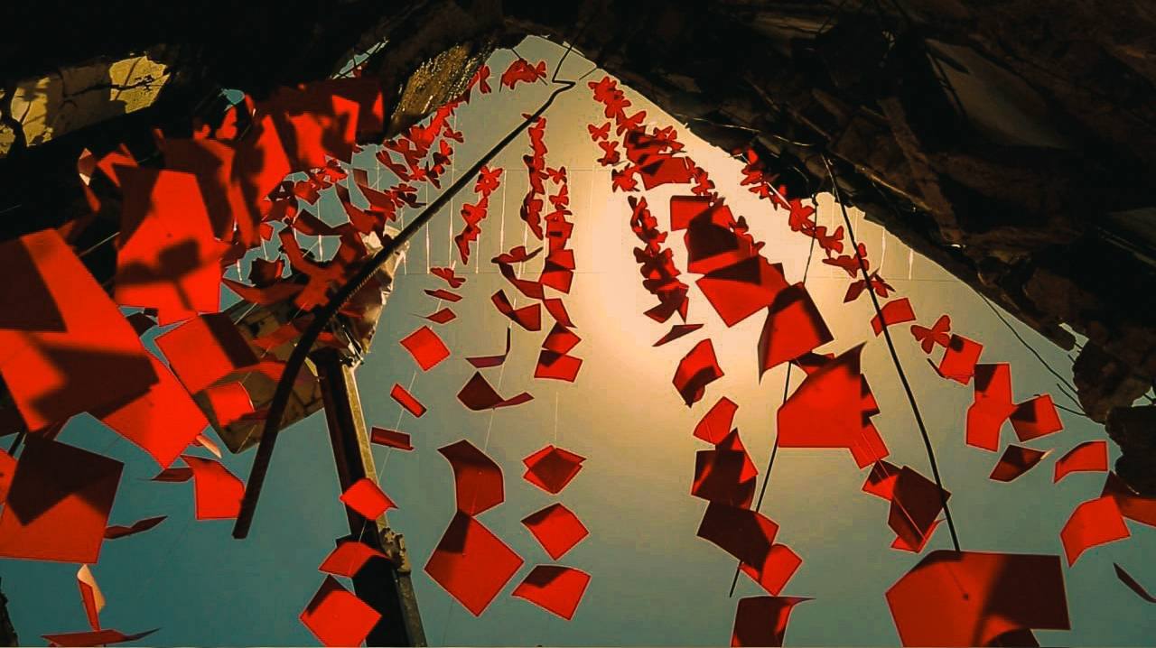 چیدمان ۲۰۰۰ پروانه سرخ در مدرسه شجره طیبه میناب چیدمان ۲۰۰۰ پروانه سرخ در مدرسه شجره طیبه میناب