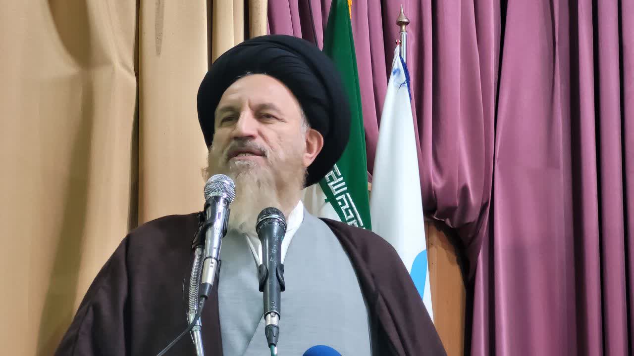 رشد ۱۲۰ درصدی آثار شعر مهدوی/ تفاخر به زبان یا قومیت در منطق قرآن جایگاهی ندارد