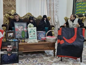 دیدار و تکریم خادمیاران رضوی منطقه 14 تهران با خانواده شهید سعید عقیقی که در حمله رژیم صهیونیستی 25 خرداد 1404 به شهادت رسید