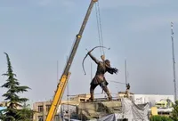 رونمایی از بزرگ‌ترین تندیس برنزی خاورمیانه  در میدان ونک