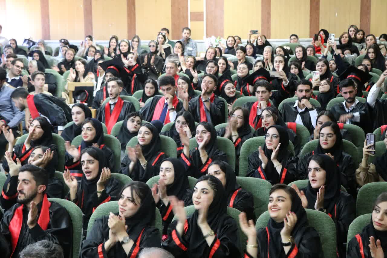 برگزاری آیین باشکوه فارغ‌التحصیلی برای دانش‌آموخته گان دانشگاه آزاد خوی