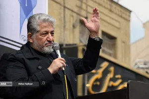 اجتماع دانشگاهیان دانشگاه آزاد اسلامی در سوگ رهبر شهید انقلاب و محکومیت تجاوز صهبونیستی و آمریکایی به کشور