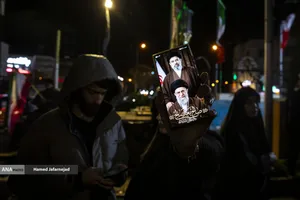 بیعت مردم تهران با حضرت آیت الله سید مجتبی خامنه ای رهبر جدید انقلاب اسلامی ایران - میدان شهدا