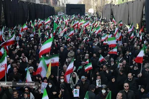 بیعت مردم با آیت&zwnj;الله سید مجتبی خامنه&zwnj;ای سومین رهبر جمهوری اسلامی ایران