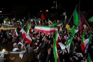  اجتماع مردمی در خونخواهی امام شهید امت - خیابان پیروزی چهارراه کوکاکولا