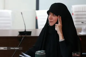 نشست علمی سویه&zwnj;های نظری و معرفتی روایت&zwnj;پردازی از مراسم تشییع پیکر مطهر رهبر شهید 