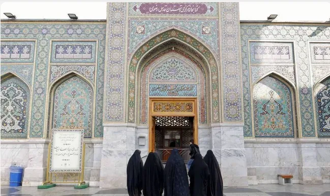 کتابخانه تخصصی رهبر شهید (ره) در حرم مطهر رضوی راه‌اندازی می‌شود