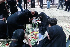 تشییع و خاکسپاری شهدای حملات رژیم صهیونیستی در قطعه42 بهشت زهرا(س)