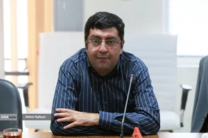 دکتر سعید طاووسی مسرور، تاریخ&zwnj;پژوه و استادیار دانشگاه علامه طباطبایی در نشست علمی آیین تشییع بزرگان در تاریخ تشیع و انقلاب اسلامی؛ ابعاد، کارکردها و پیامدها
