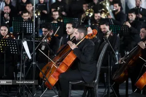 بازدید خبرنگاران خارجی از آثار به&zwnj;جامانده از حمله موشکی رژیم صهیونیستی به ساختمان شیشه ای صدا و سیما که در تاریخ ۲۴ تیرماه صورت گرفت