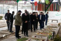 ادای احترام رئیس بنیاد مستضعفان به مقام شامخ شهدا در بهشت زهرا (س)