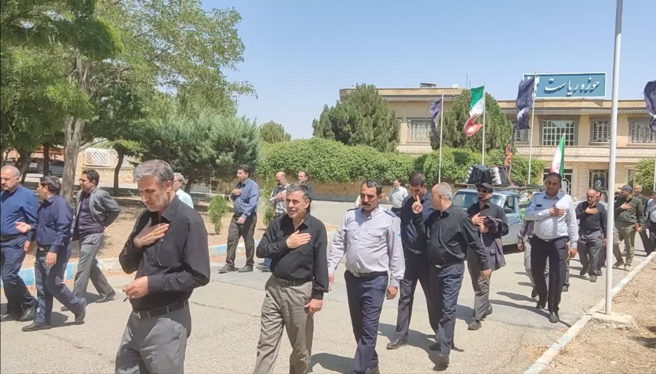 کاروان پیاده‌روی کارکنان، استادان و دانشجویان دانشگاه آزاد اسلامی اراک