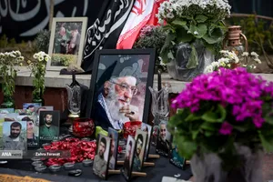 لحظه تحویل سال ۱۴۰۵ - میدان انقلاب