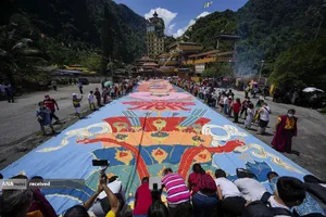 پرده&zwnj;برداری از بزرگترین بوم مقدس بودائیان در ایپوه، مالزی