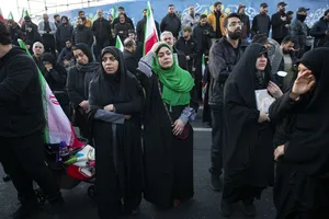  اجتماع مردم تهران در پی خبر شهادت حضرت آیت الله العظمی امام خامنه ای رحمته الله علیه رهبر عظیم الشان انقلاب اسلامی ایران