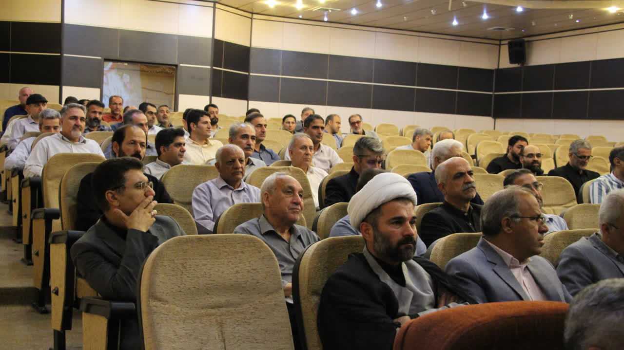 قطار دانشگاه آزاد گنبدکاووس بر ریل سند تحول و تعالی/دانشگاه آزاد محور تحول علمی و فرهنگی منطقه است قطار دانشگاه آزاد گنبدکاووس بر ریل سند تحول و تعالی/دانشگاه آزاد محور تحول علمی و فرهنگی منطقه است