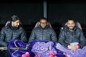 حامد پاکدل و کوین یامگا بازیکنان تیم فوتبال نساجی مازندران