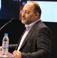 نجفی: با انجمن علمی حقوق شاهد افزایش دانش حقوقی دانشجویان بوده‌ایم