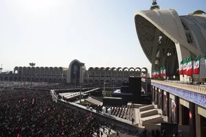 مراسم اقامه نماز بر پیکر امام شهید امت