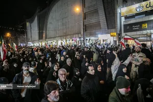 عزاداری شهادت رهبر انقلاب در چهارراه کوکاکولا خیابان پیروزی تهران