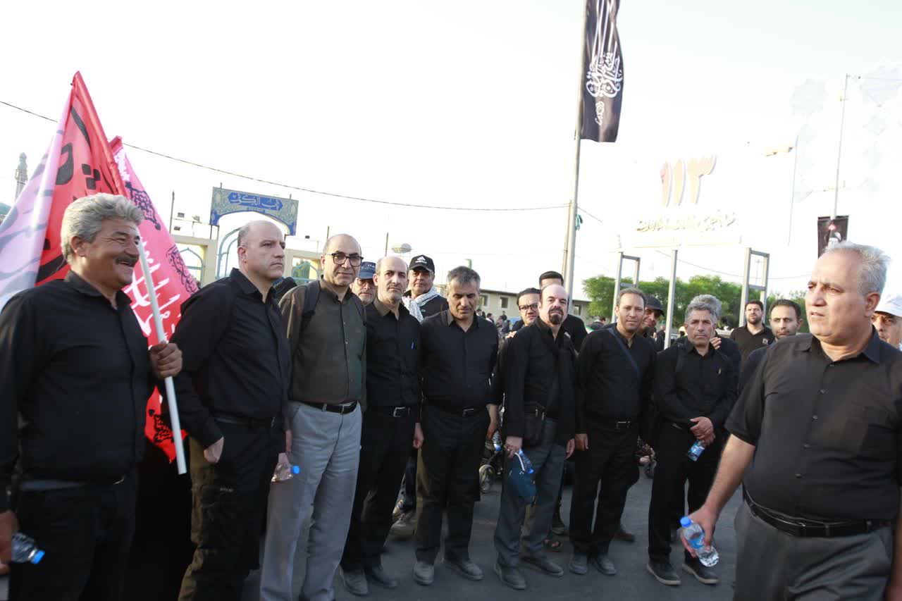 تجدیدمیثاق دانشگاهیان دانشگاه آزاد اسلامی استان مرکزی با امام شهید امت؛ حرکت کاروان بدرقه امام شهید به سوی قم