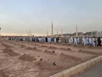 در میانهٔ شکوهِ بقیع؛ میانِ اشک و صبری ممتد+ عکس