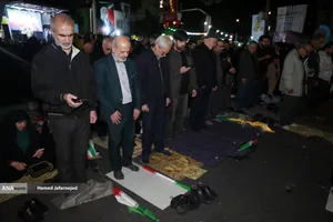 اقامه نماز استغاثه به امام زمان زمان(عج) - چهارراه نبرد خیابان پیروزی