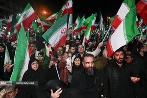 اجتماع به عشق وطن دسته پرچم داران ایران- میدان انقلاب تهران