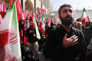 مراسم وداع با رهبر شهید انقلاب حضرت آیت الله سیدعلی خامنه&zwnj;ای (ره) و خانواده ایشان