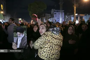 عزاداری شهادت رهبر انقلاب در چهارراه کوکاکولا خیابان پیروزی تهران